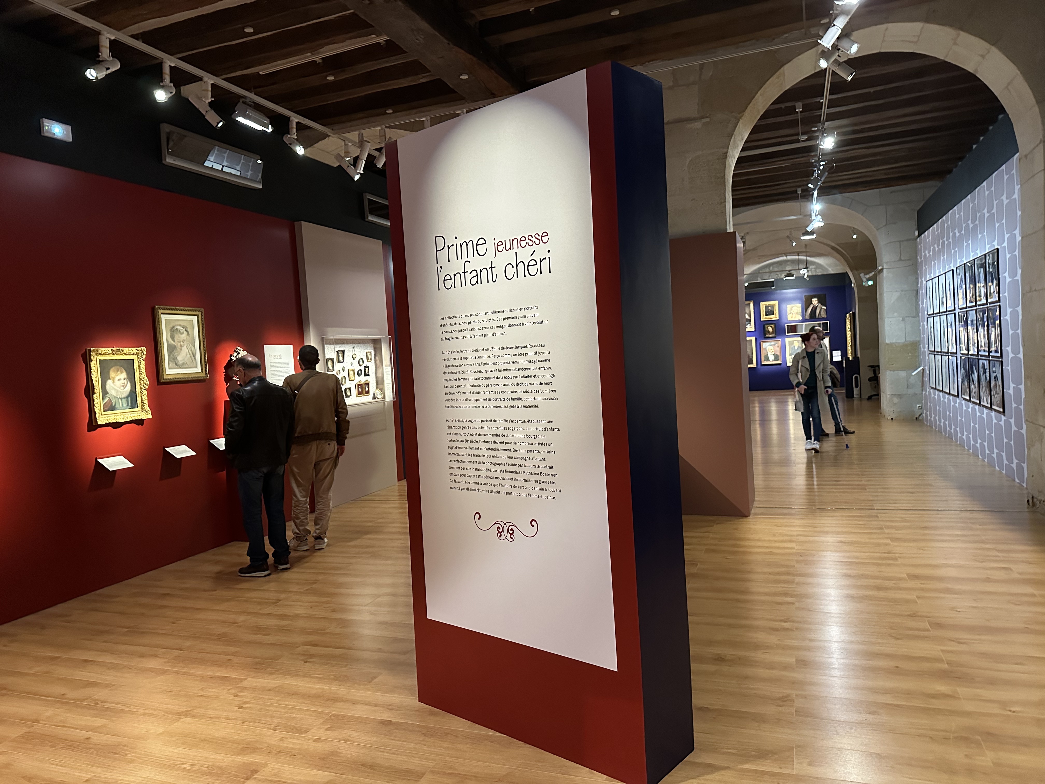 Vue de l'exposition "Regardez moi ! Le portrait dans tous ses états" au musée des Beaux-Arts de Tours © Troian Leroy